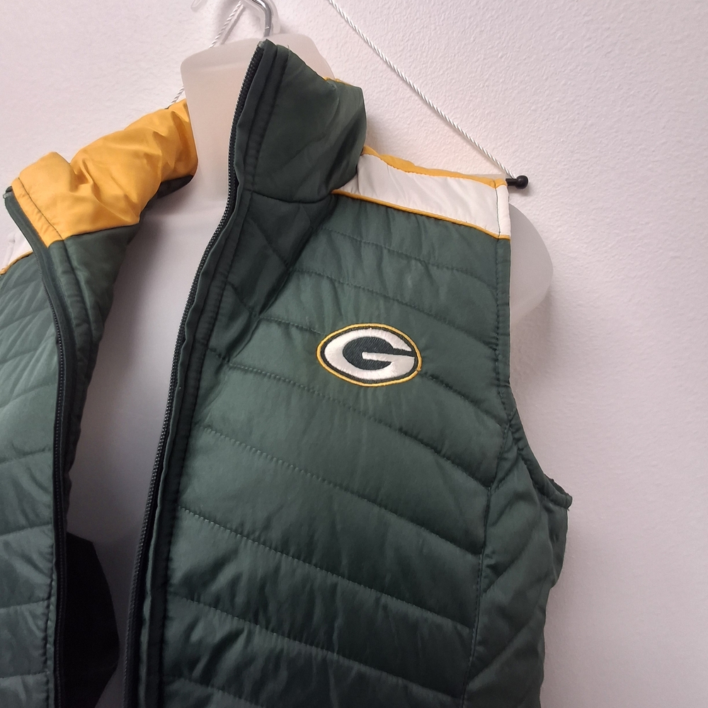 NFL Green Bay Packers Team Vest with Yellow and Dark Green Colors - Picture 4 of 10